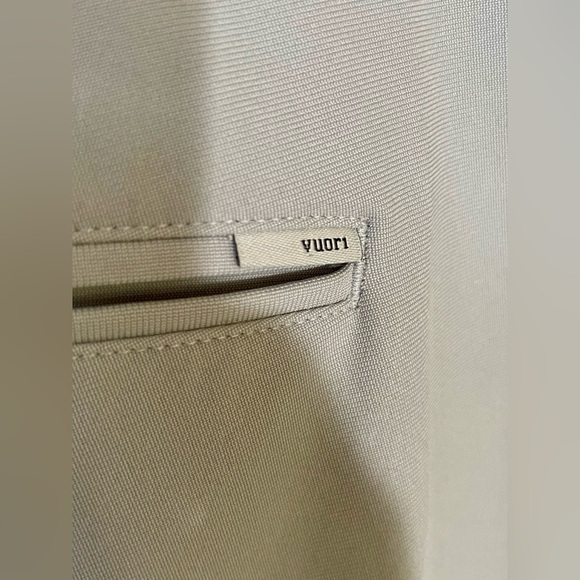 Vuori Shorts Men’s 36 Tan Khaki Flat Front Chino Casual Summer Neutral Read - Picture 8 of 10